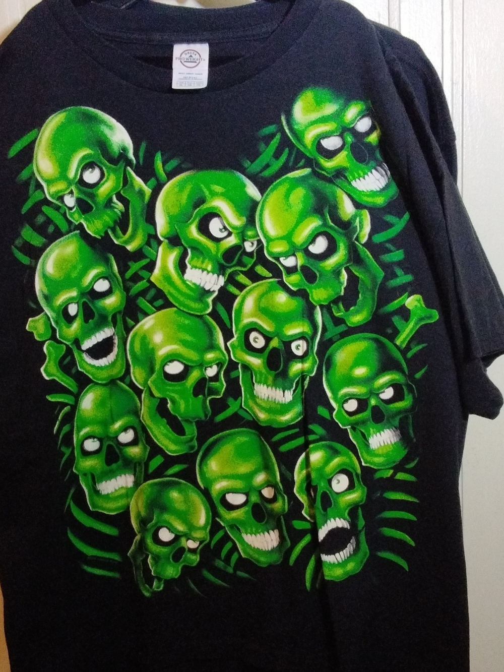 Liquid Blue "Skull Pile" Green Black T-Shirt MENS XL